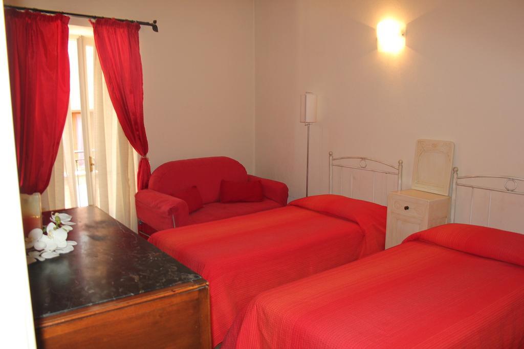 Hotel Porta Santa Maria Busca Bagian luar foto