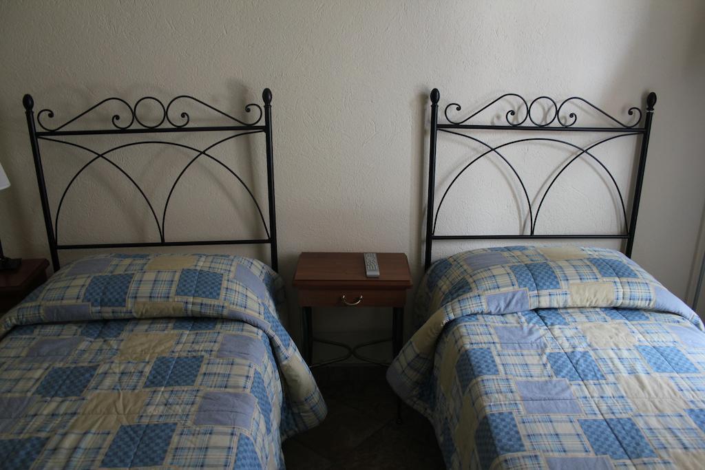 Hotel Porta Santa Maria Busca Ruang foto