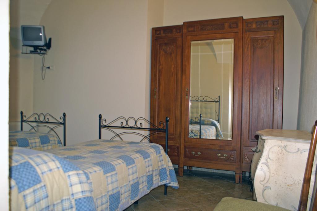 Hotel Porta Santa Maria Busca Bagian luar foto