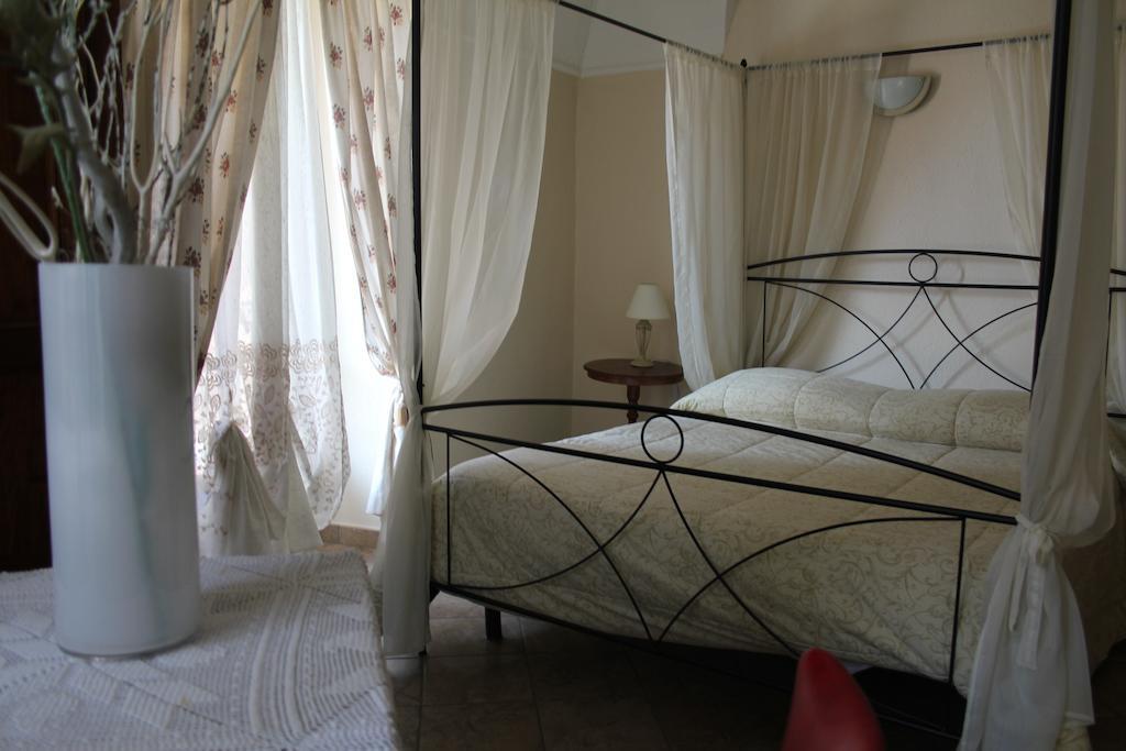 Hotel Porta Santa Maria Busca Ruang foto